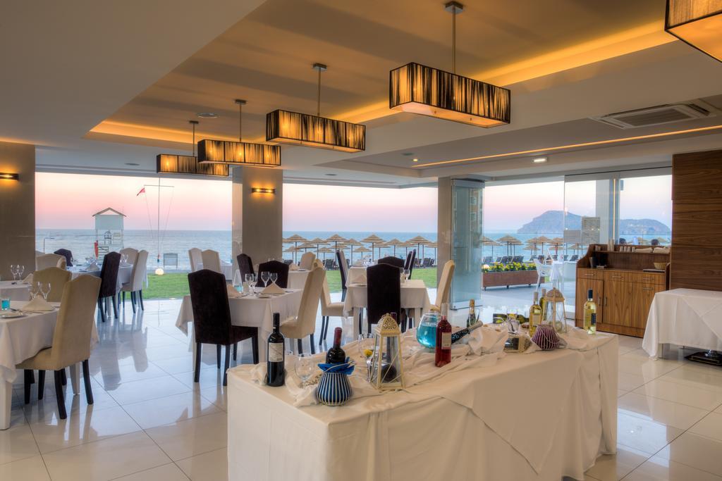 פלטניאס Santa Helena Beach Resort מראה חיצוני תמונה