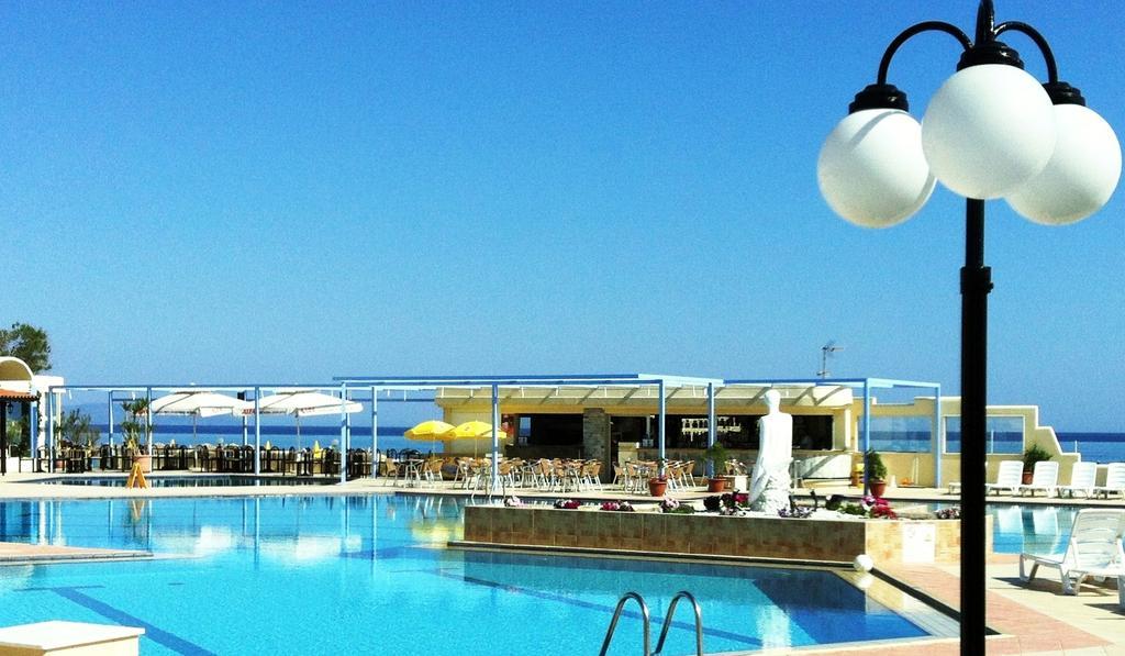 פלטניאס Santa Helena Beach Resort מראה חיצוני תמונה